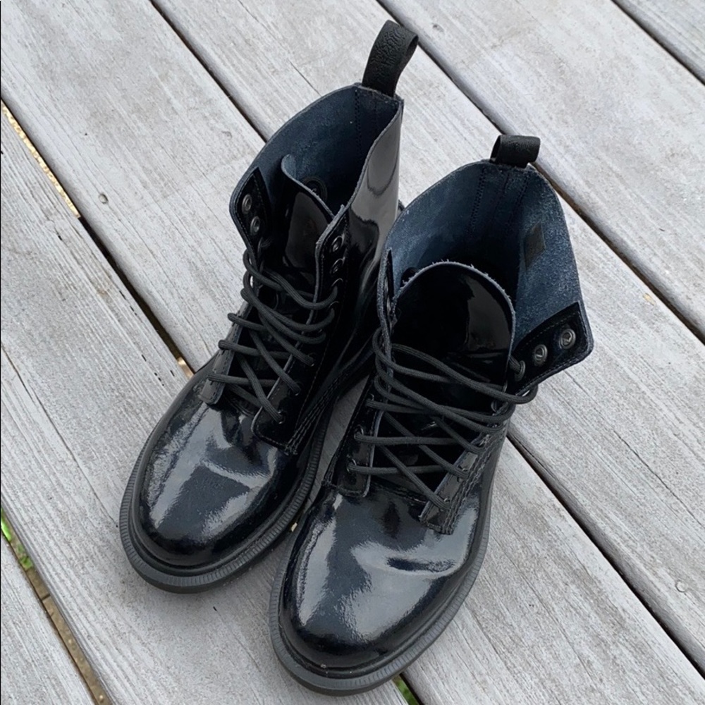 Dr. Martens 🥾